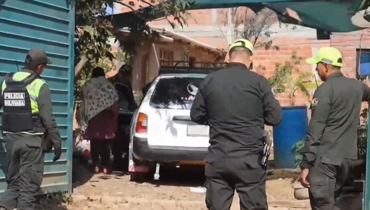 Localizan el vehículo con el que una madre y su hija fueron atropelladas, el conductor sigue prófugo