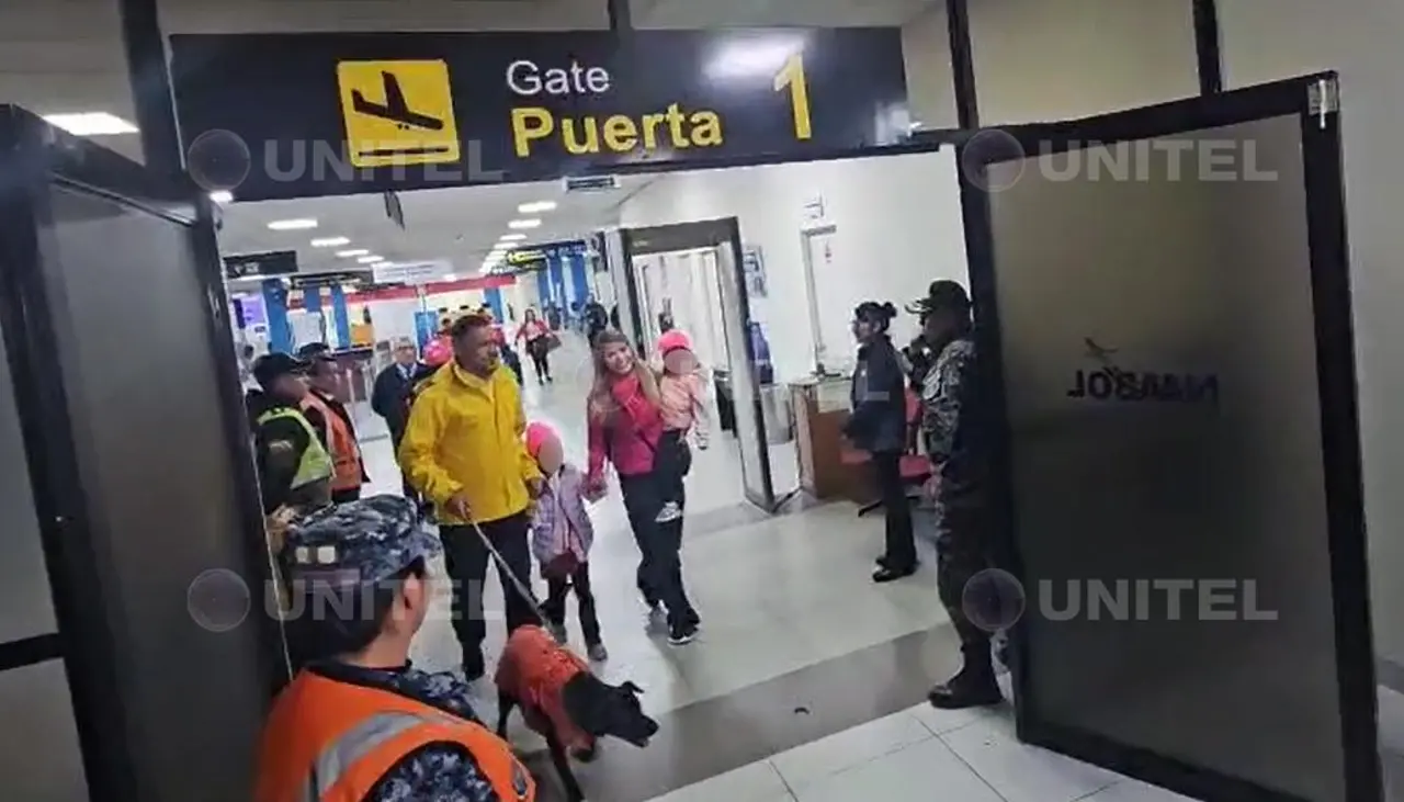 El exalcalde de La Paz, Luis Revilla, regresa a Bolivia junto a su familia tras casi “cuatro años en el exilio” 