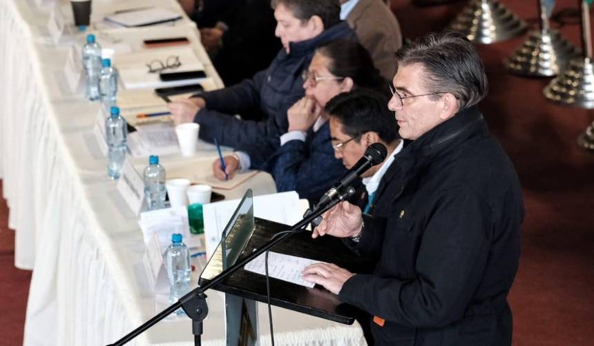 “Tengo instrumentos constitucionales, el tiempo se acaba”: Paz vuelve a convocar al diálogo a la COB y los campesinos