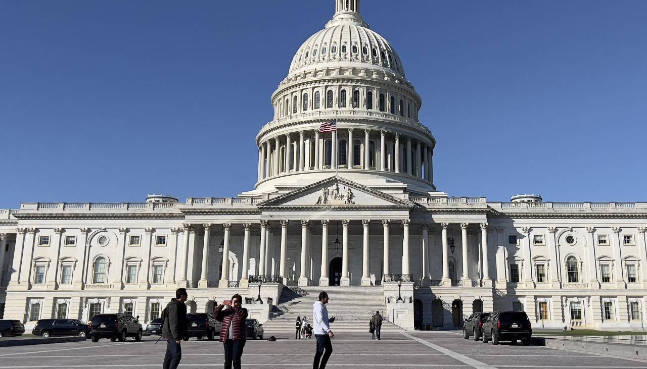 Cámara de Representantes de EEUU vota a favor de publicar archivos de Epstein