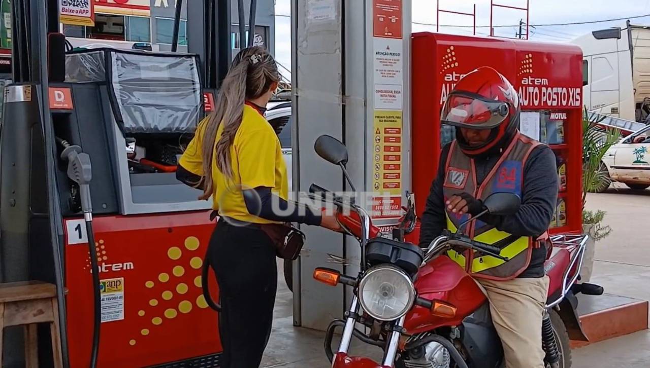 Bolivianos en Pando cruzan la frontera para ingresar a Brasil y abastecerse con combustible