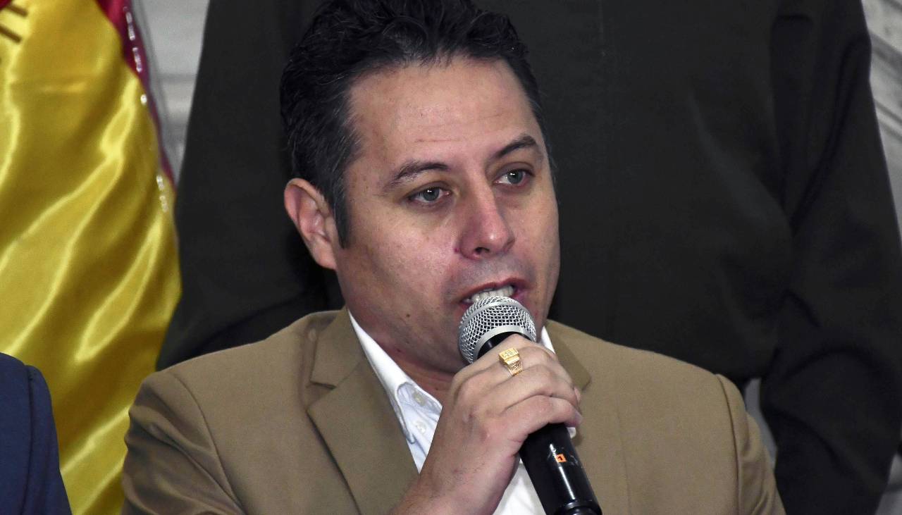 Lara denuncia que hay jefes policiales de la Felcn con procesos abiertos por narcotráfico