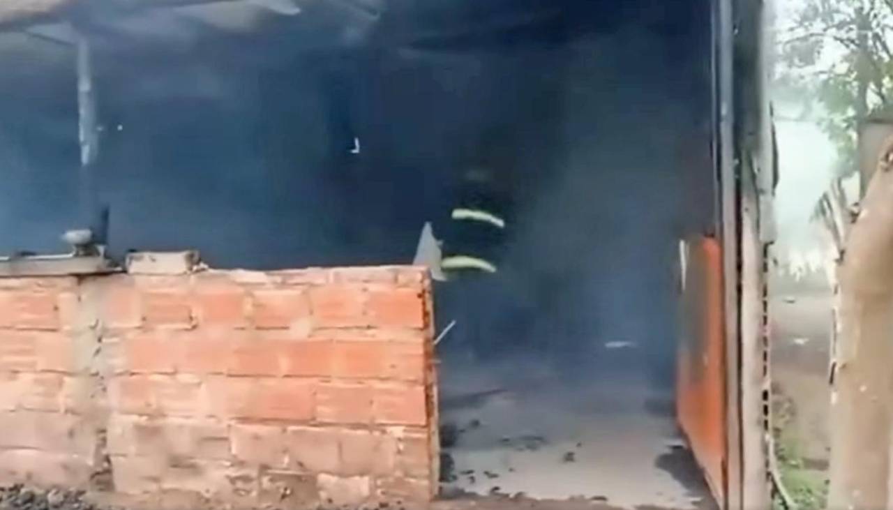 Niño que murió carbonizado intentó escapar, pero la puerta estaba cerra, señala jefe de Bomberos 