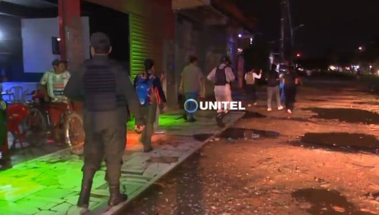 Policía y Alcaldía realizan operativo de control de locales nocturnos cruceños