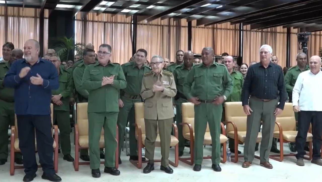 Raúl Castro reaparece en un acto público en Cuba tras los rumores sobre su estado de salud