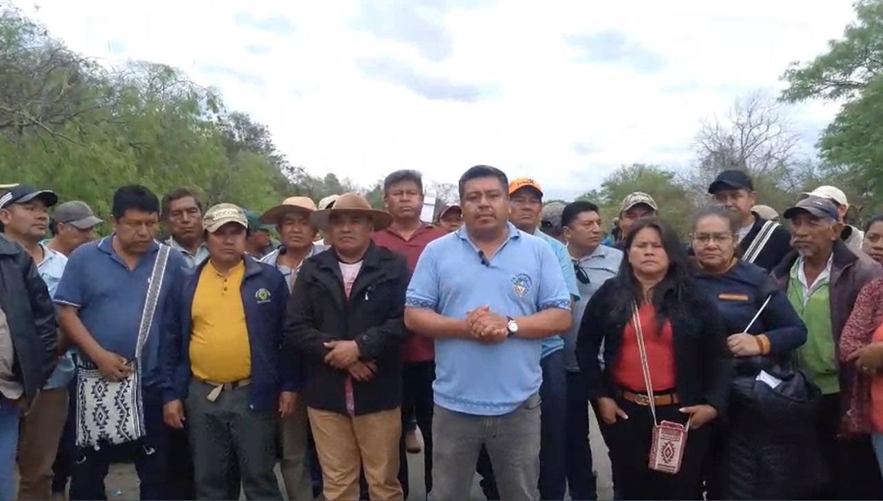 Bloqueo en Abapó: Movilizados piden diálogo con Camacho en el segundo día de protesta