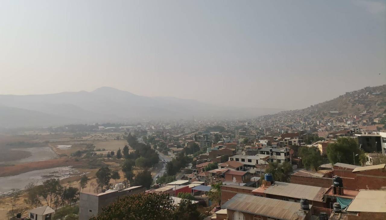 Cochabamba: La calidad del aire pasó a ser “muy mala” y se advierte un riesgo alto para la salud