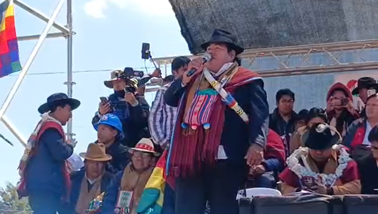 Un cabildo de El Alto advierte con movilizaciones contra la Ley 157