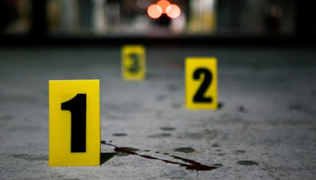 Hallan muerto y con una herida en el pecho a un joven en el Plan Tres Mil y su mamá exige justicia