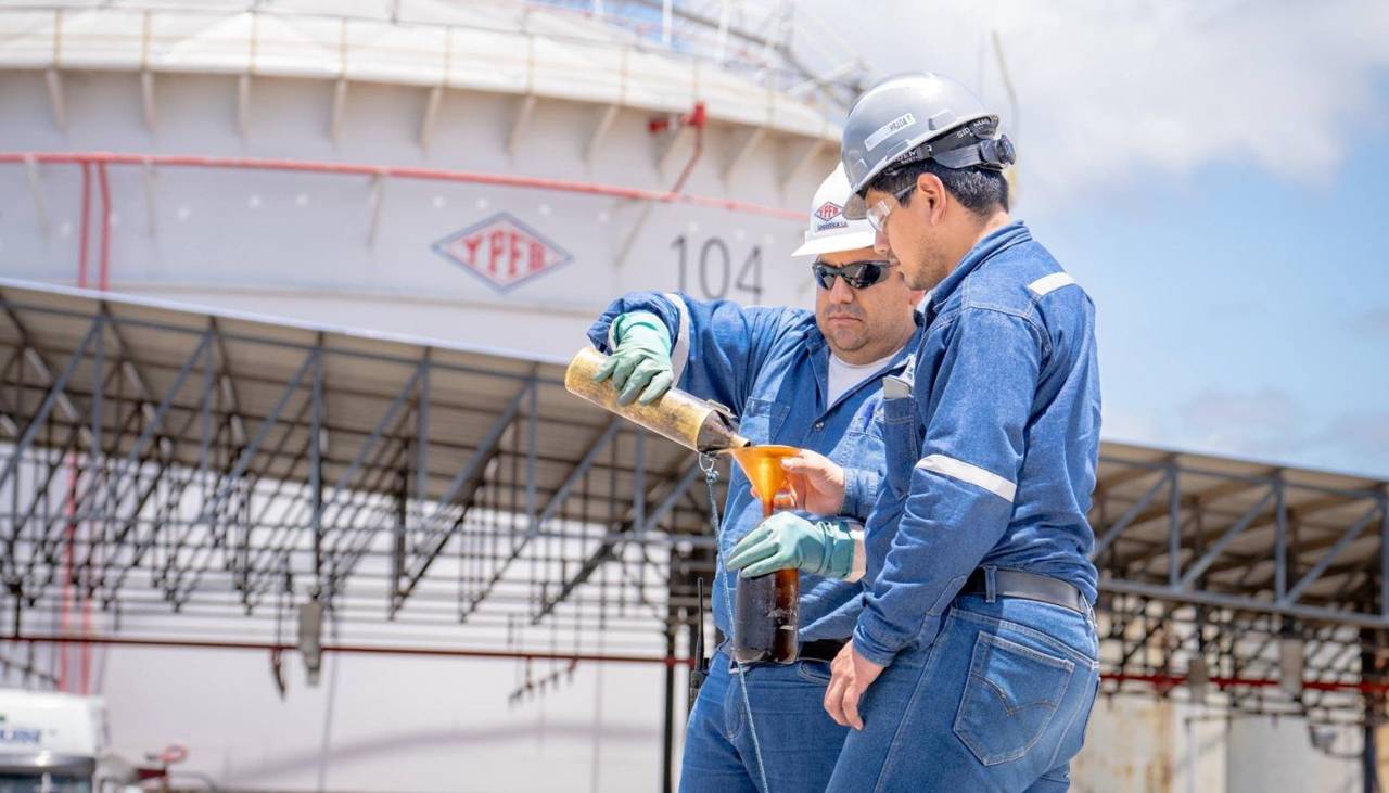 Decreto autoriza la compra de equipos y laboratorios móviles para verificar la calidad del combustible