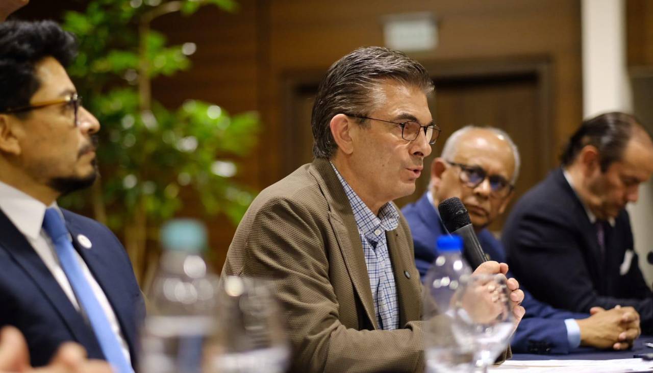 En reunión con misión de la OEA, Paz dice que en Bolivia hubo un “intento de secuestro y golpe de Estado”