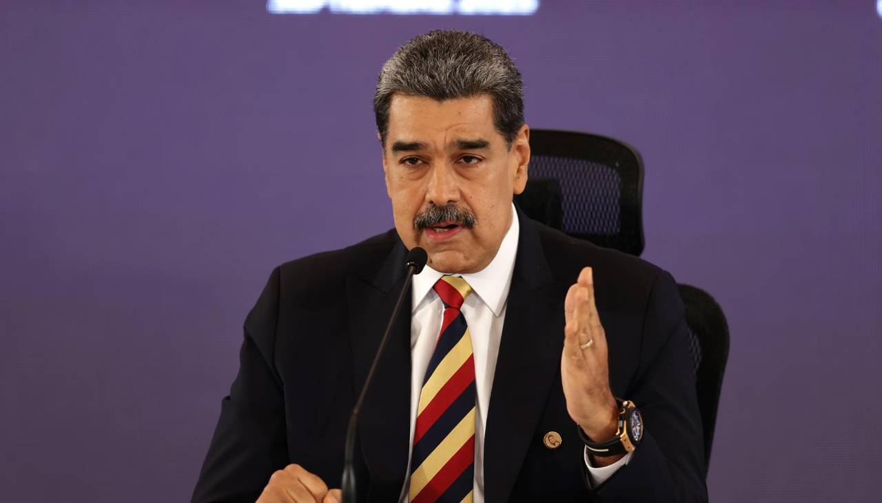 Maduro advierte con declarar “en armas” a Venezuela si es agredida