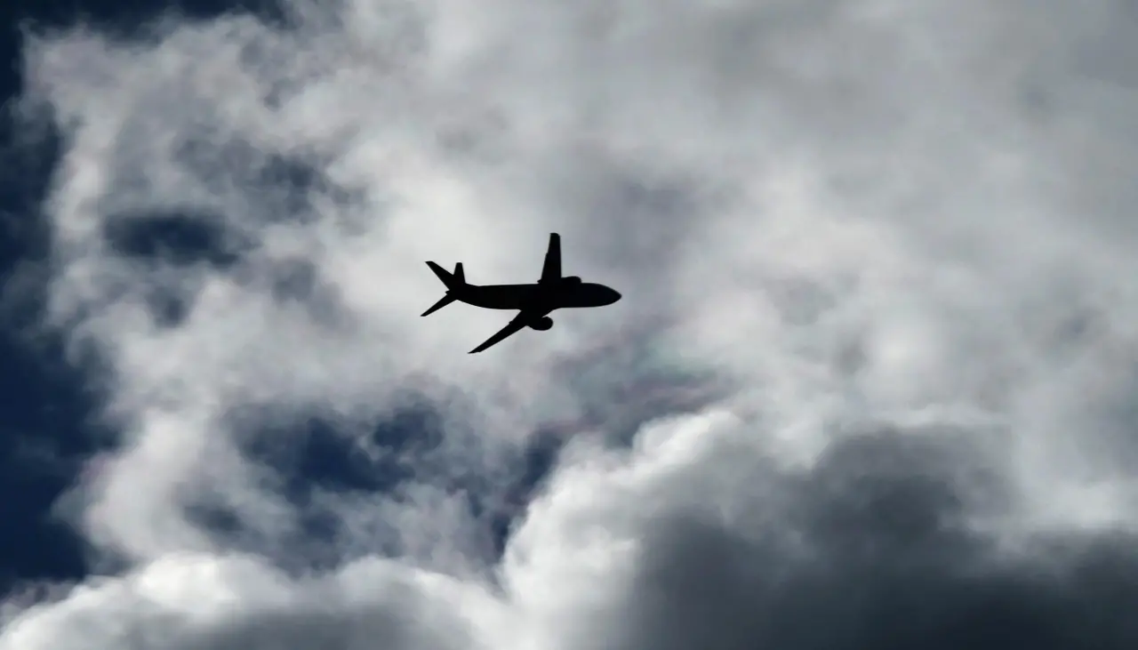 Autoridad aérea de EEUU advierte de “actividad militar” sobre México y América Central