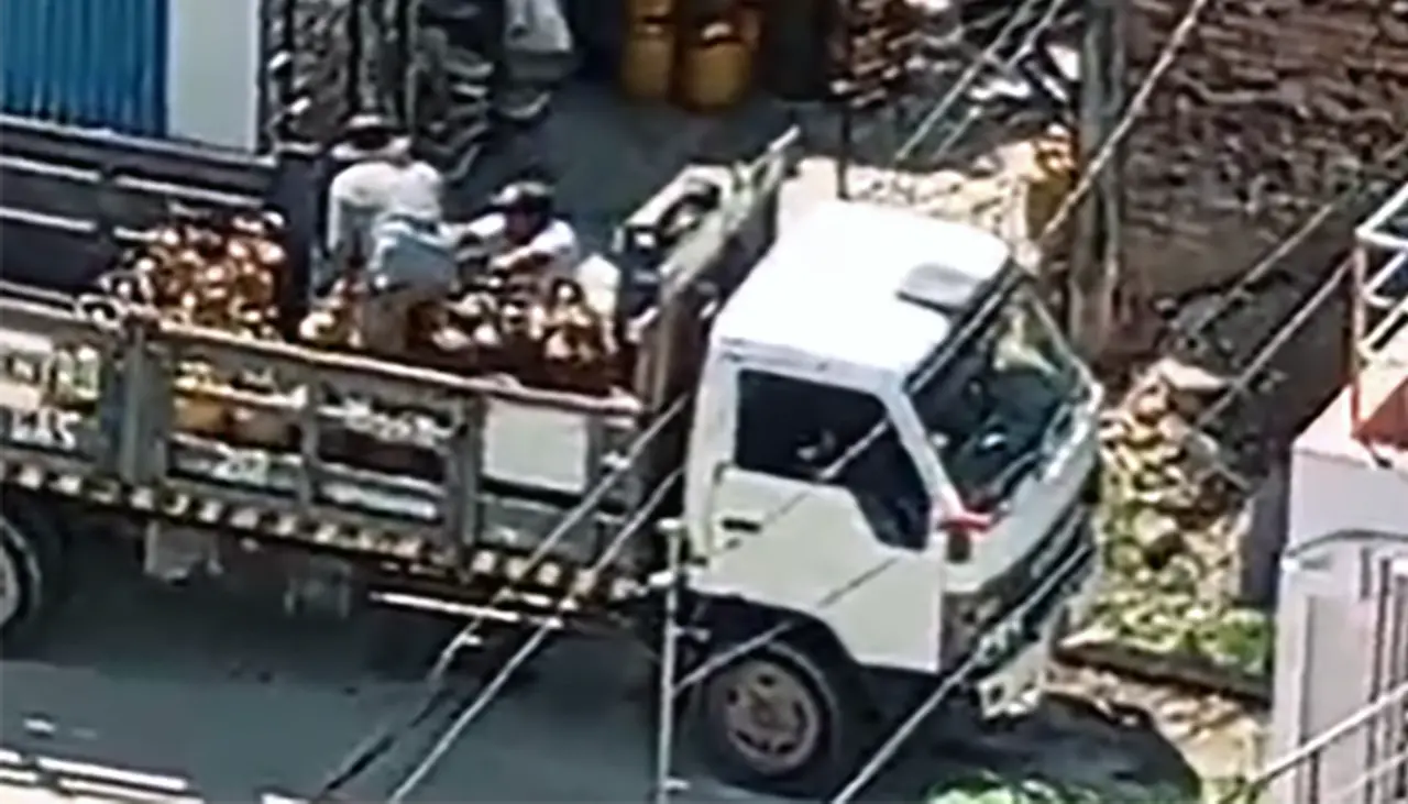 Video: Denuncian acopio masivo de garrafas de gas en un domicilio particular en Santa Cruz