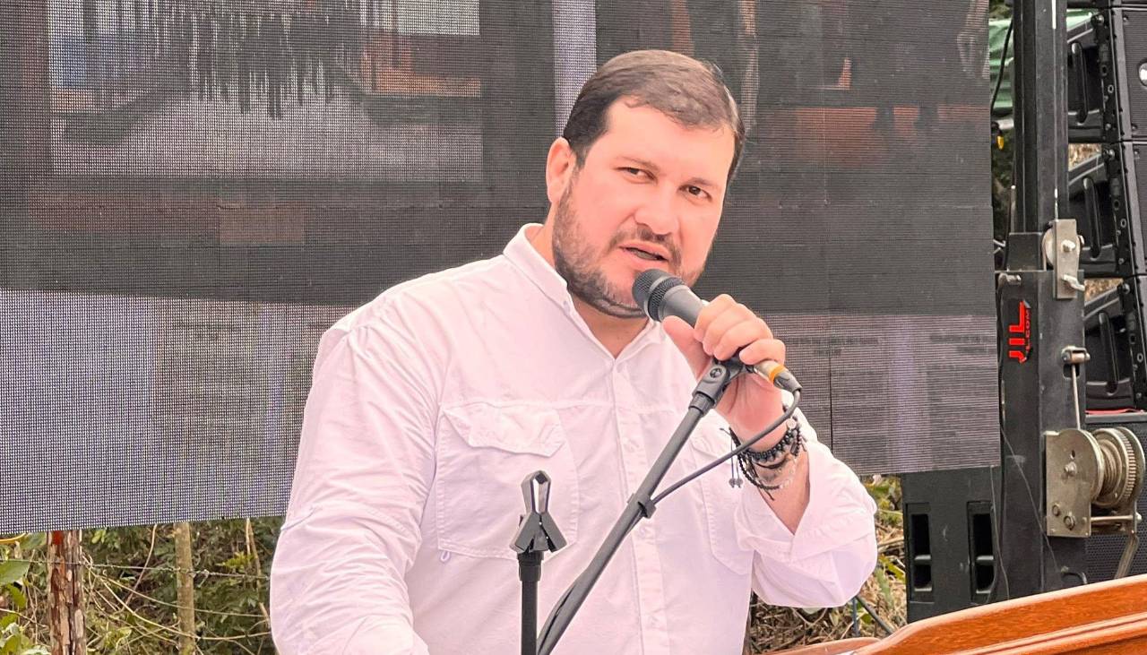 Cívicos: “Cómo se va a pedir a un policía que agarre a Evo cuando el comandante tiene la osadía de decir que no es prioridad” 