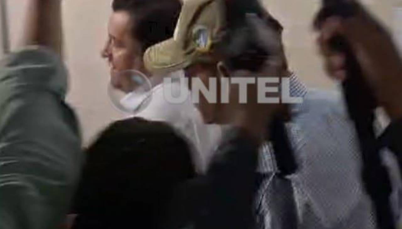 Alcalde cruceño llega al Palacio de Justicia para ser puesto ante un juez por el caso pavimento 