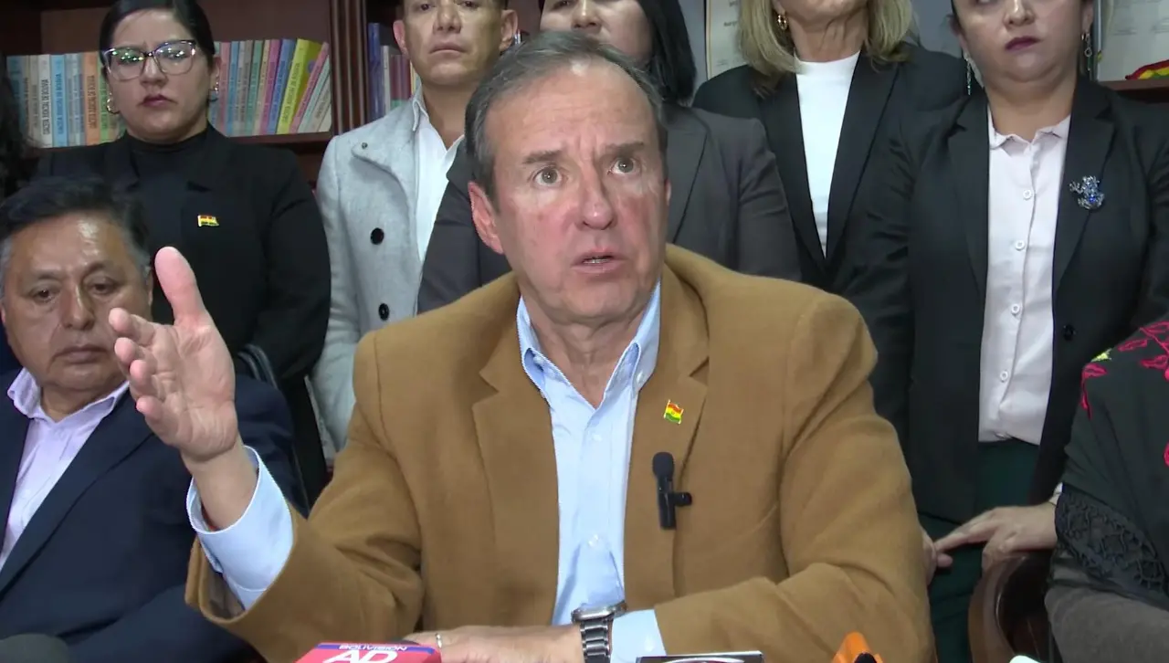 “Nunca se ha vivido un mes de asedio y secuestro”: Tuto dice que el Gobierno tiene que decidir y gobernar