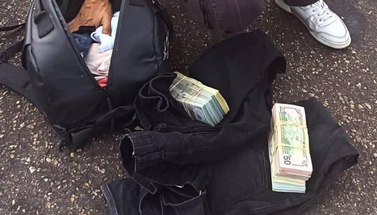 Secuestran fajos de dólares en una avioneta que tenía previsto partir de Santa Cruz a Trinidad 