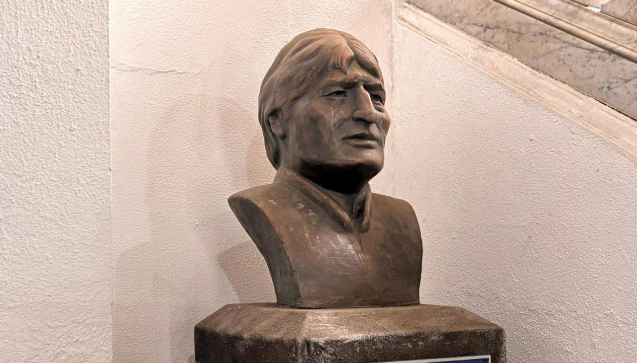Cámara de Senadores aprueba retirar el busto de Evo Morales de la Asamblea Legislativa