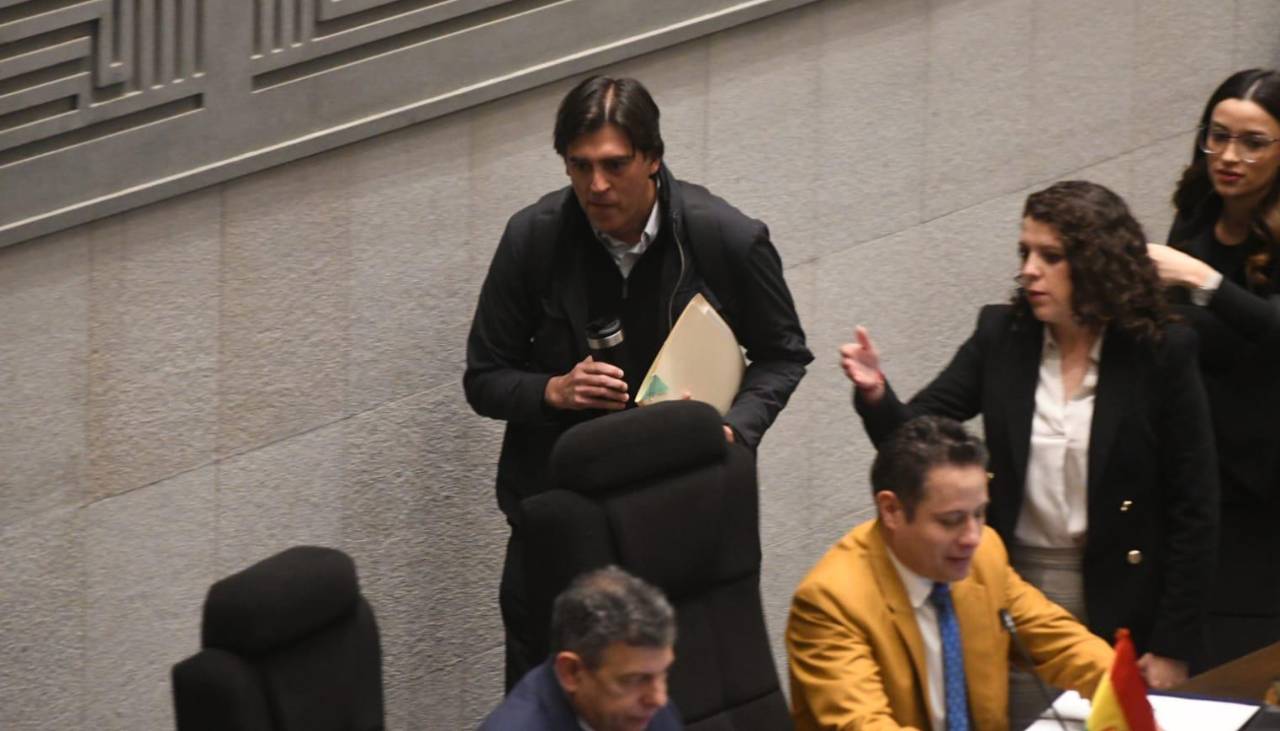 Interpelación: Sesión entra en cuarto intermedio tras exposición del ministro Zamora sobre tarifas y servicios de BoA