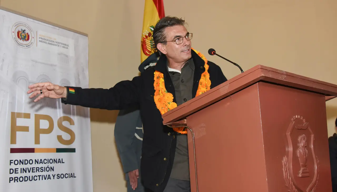 Paz dice que hay una campaña de desprestigio contra su gobierno desde el exterior