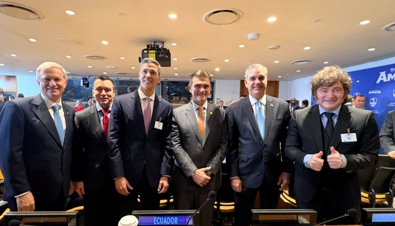 Tras reunión virtual con su gabinete de ministros, Paz asiste a la reunión con el Escudo de las Américas