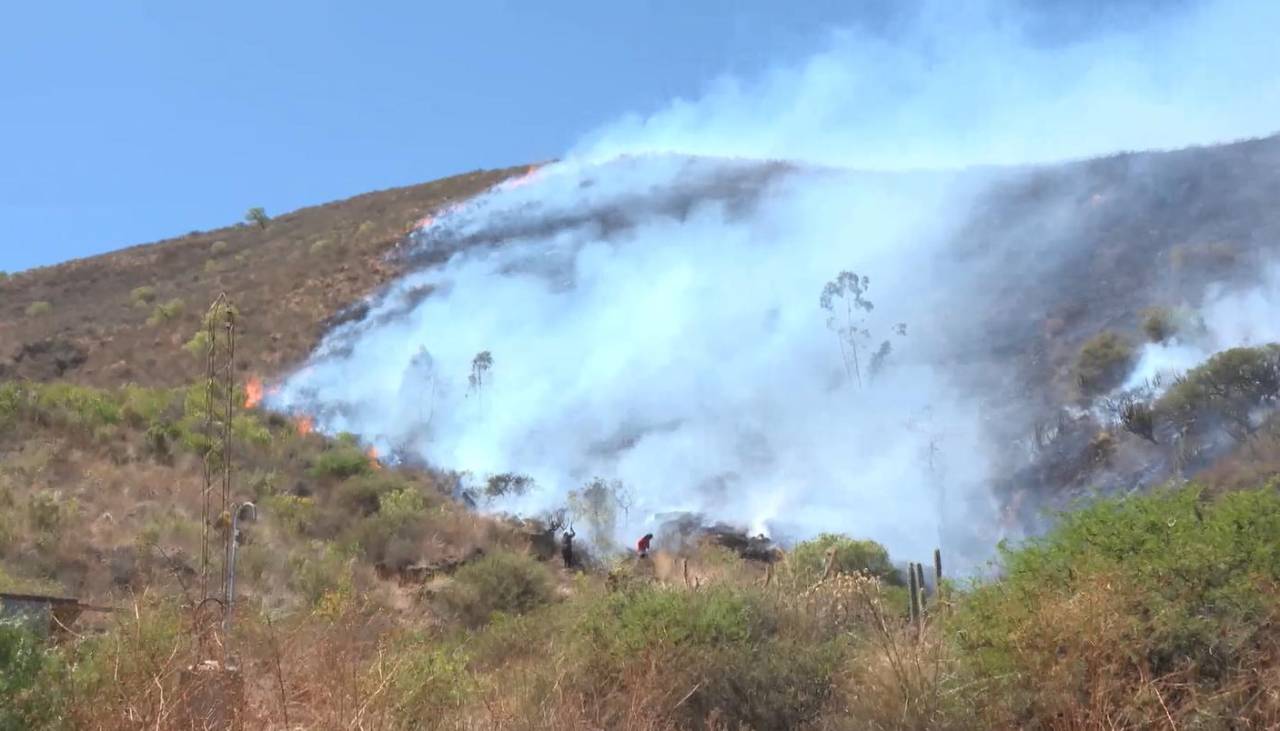 Dos incendios forestales afectan al Parque Tunari: uno fue controlado y otro sigue activo