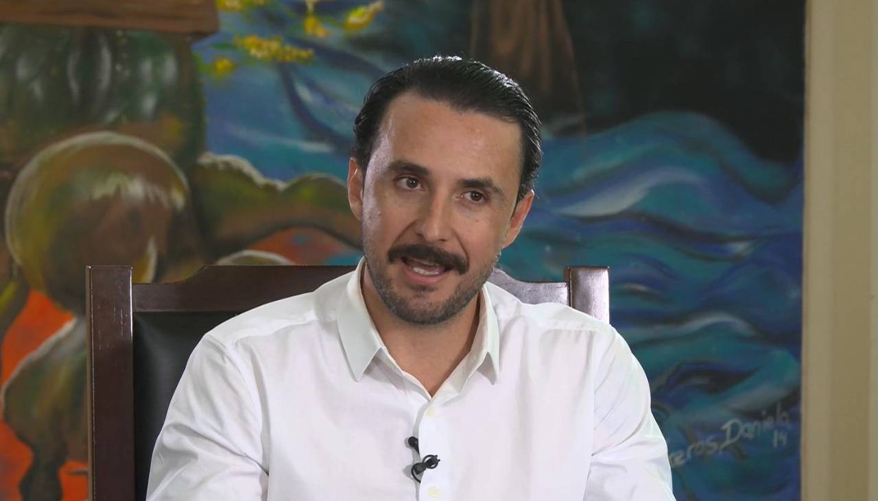 Juan Pablo Velasco revela que no se reunió con Camacho durante el proceso de transición