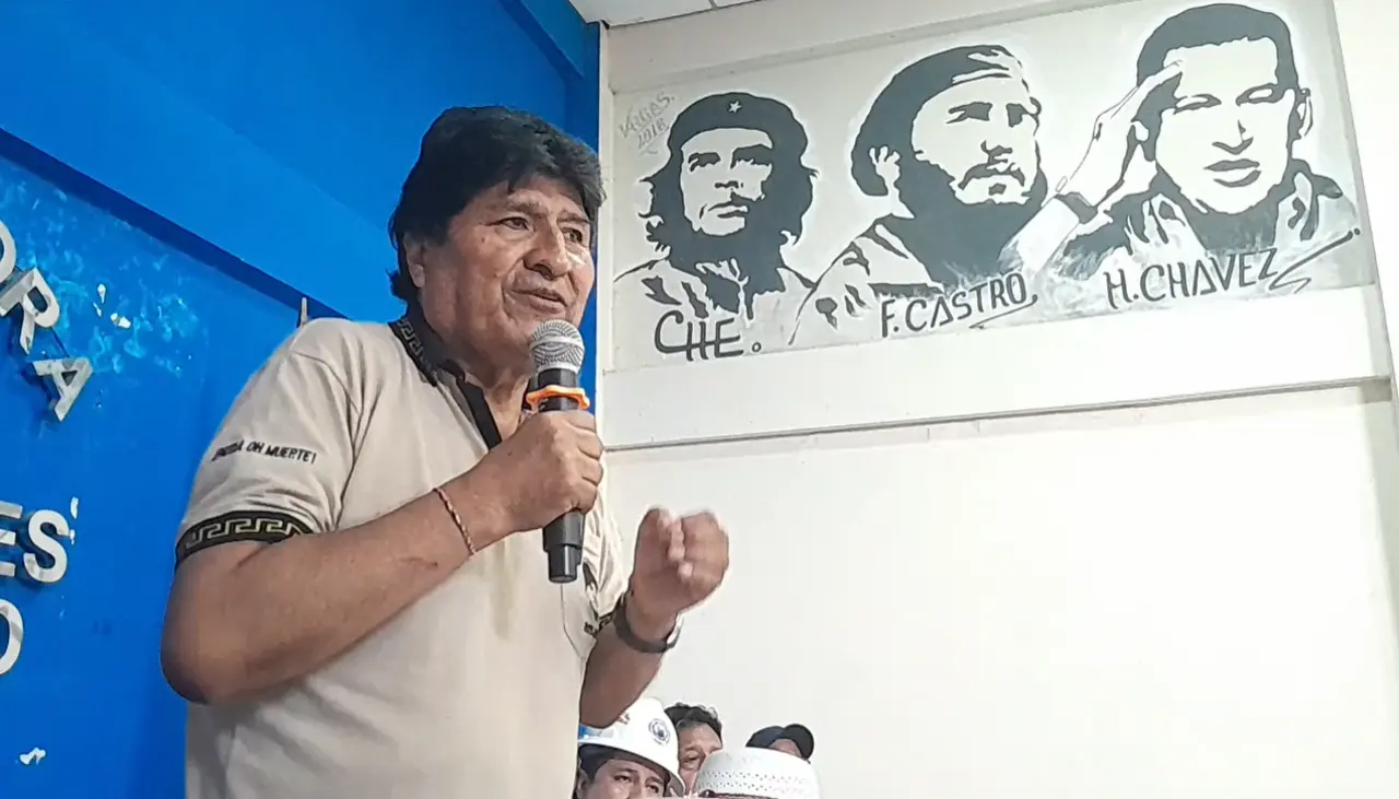 Evo denuncia reuniones por el litio entre un argentino y Andrónico: “Están negociando por debajo”
