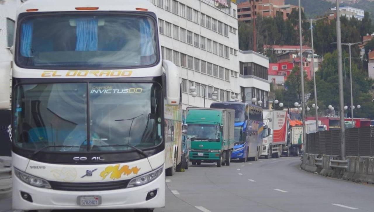 ¿Qué sectores del transporte no saldrán a trabajar este lunes ante el anuncio de repliegue?