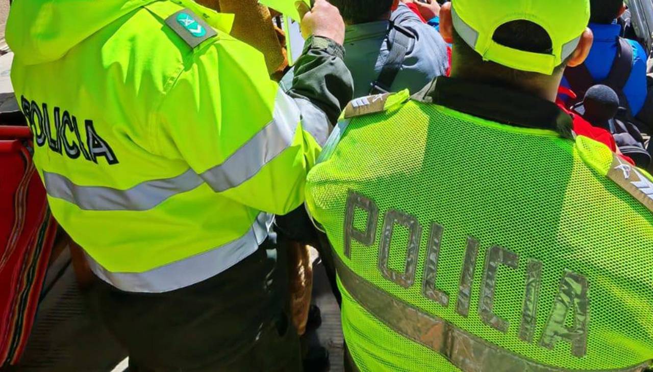 Potosí: Buscan a cómplices del ataque a policías y realizan micro aspirado al vehículo incautado