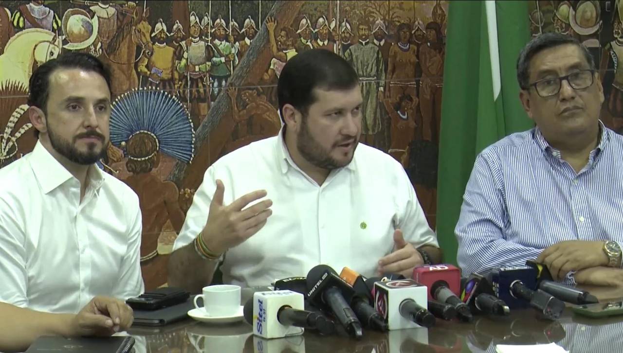 Velasco se reúne con instituciones cruceñas para unificar una propuesta en torno al 50-50