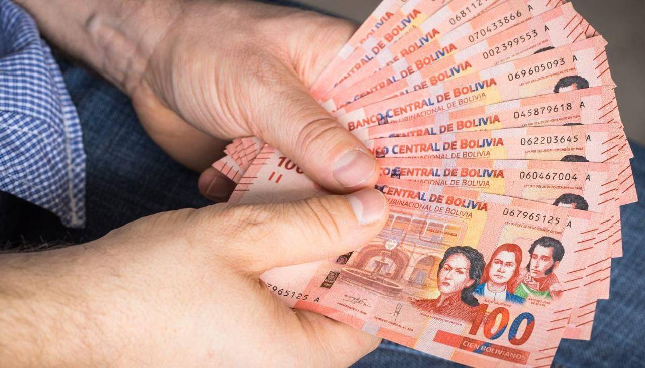 La Paz: Aprehenden a pareja con medio millón de bolivianos que no pudo justificar, reporta la Policía 