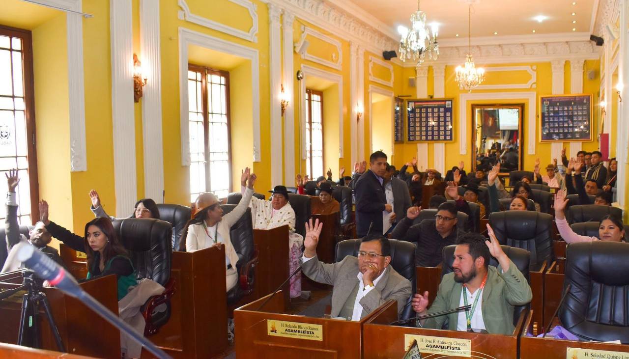 Pese a la crisis, la Asamblea de La Paz se aumenta el sueldo: “En Santa Cruz ganan 19.800 y nadie dice nada” 