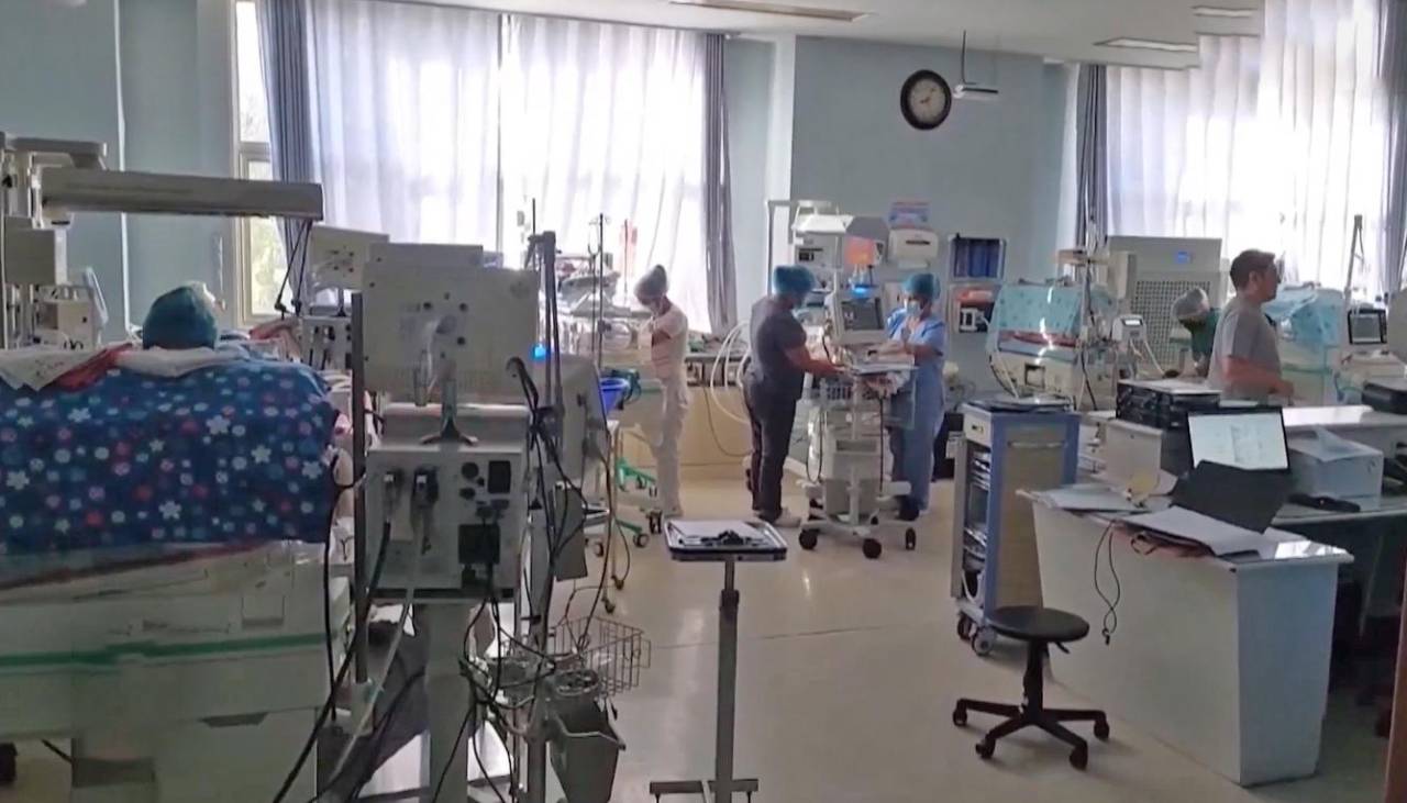 Neonatología del ‘Germán Urquidi’ colapsa por hacinamiento tras fin de convenio con clínica privada