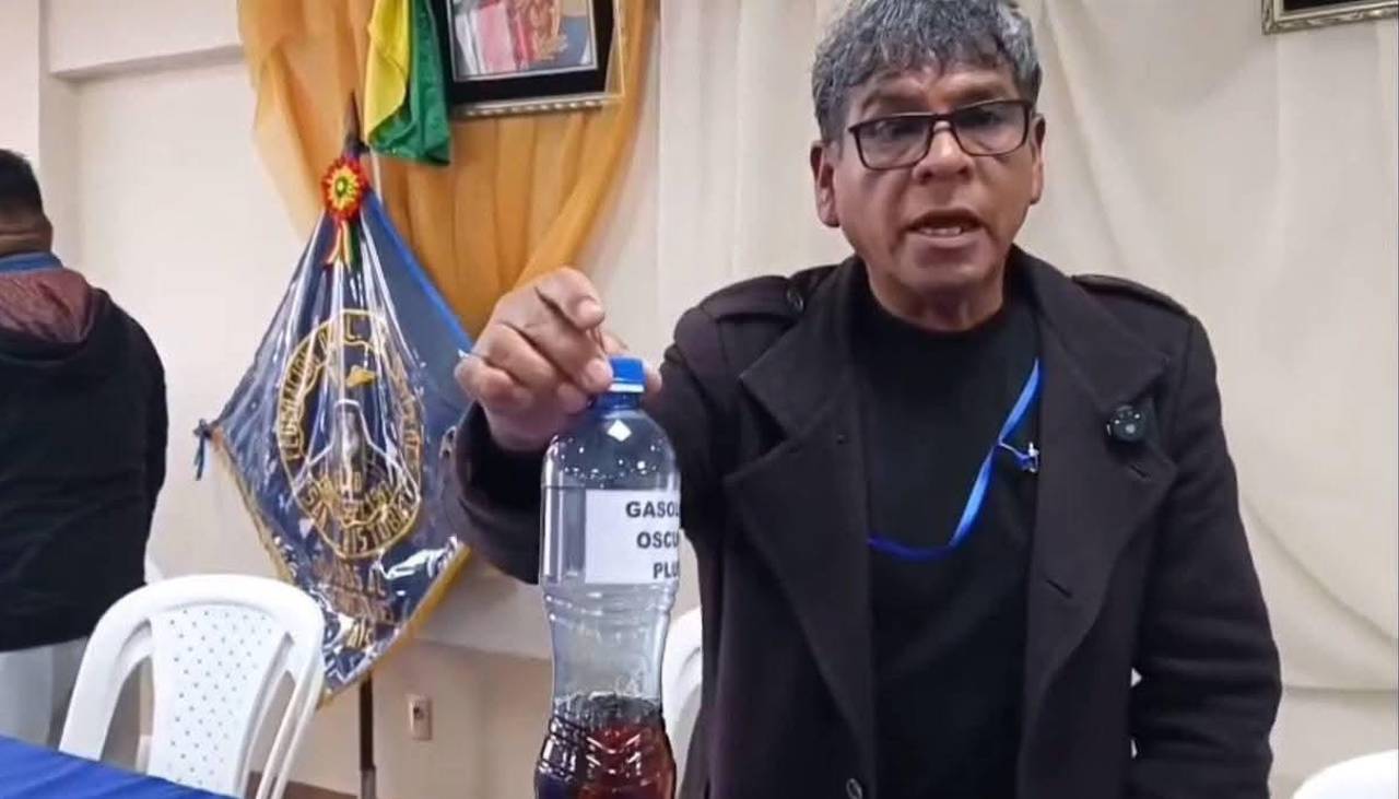 Choferes de Oruro anuncian paro con bloqueo de carreteras desde este lunes por ‘mala calidad’ de gasolina