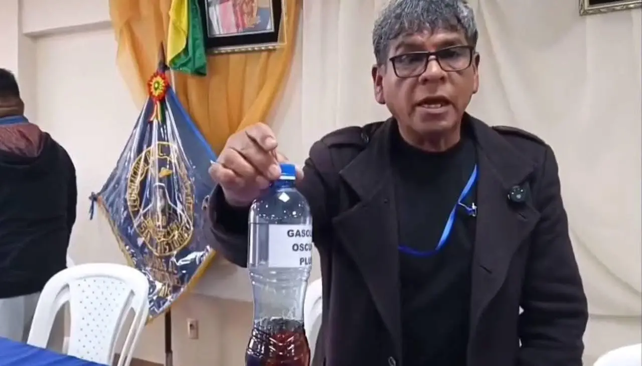 Choferes de Oruro anuncian paro con bloqueo de carreteras desde este lunes por ‘mala calidad’ de gasolina