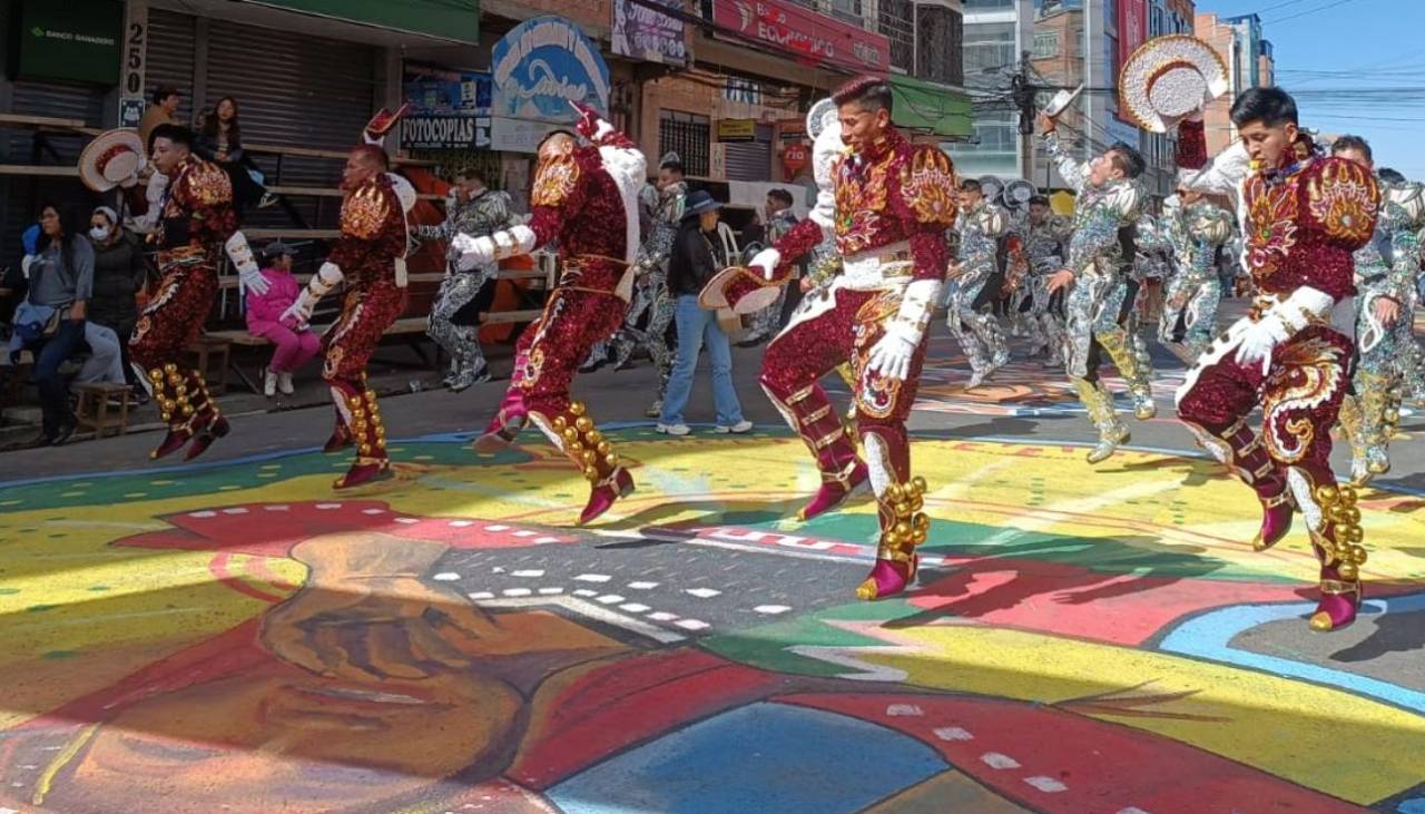 El Alto vive con alegría y devoción la entrada folclórica en honor a la Virgen del Carmen