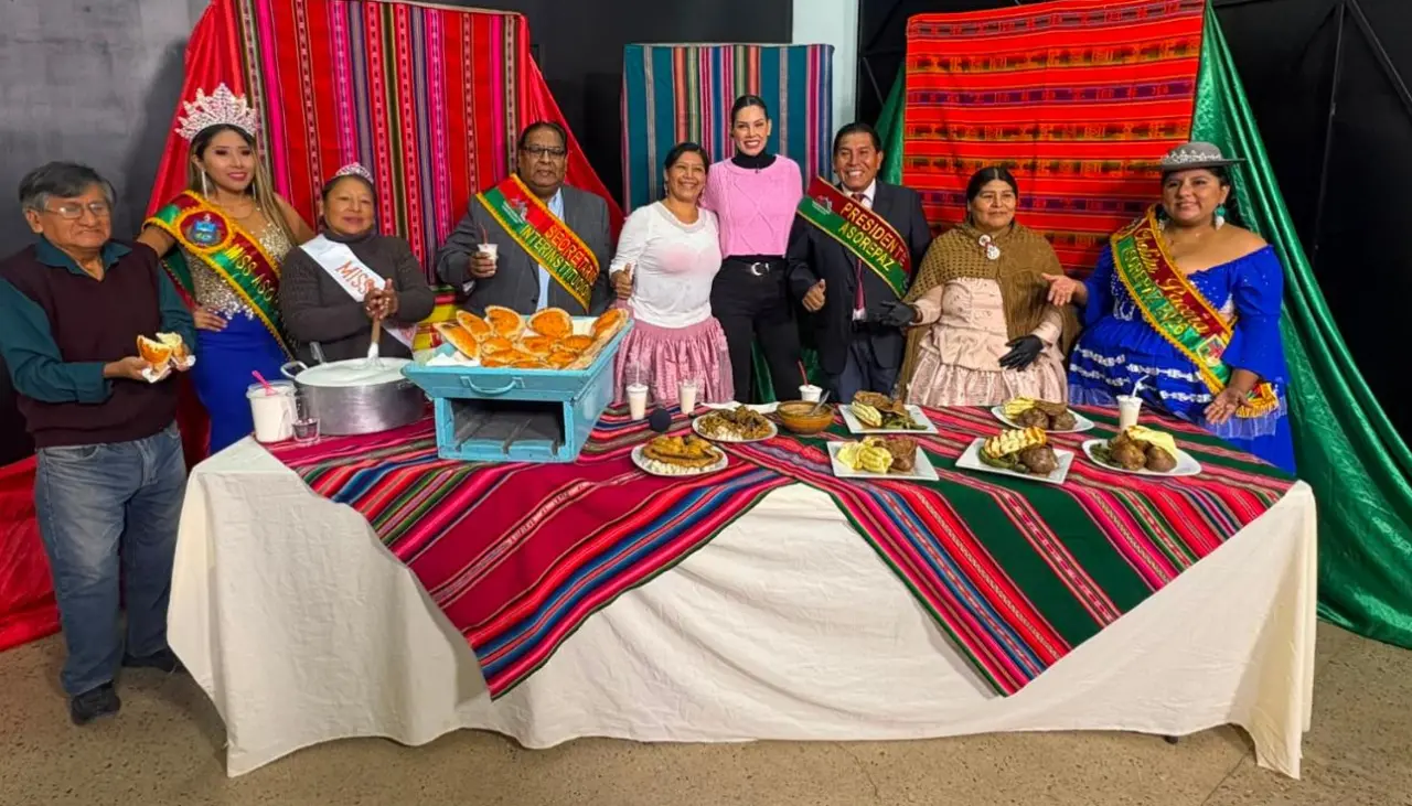 Residentes paceños invitan a su feria gastronómica por aniversario de La Paz