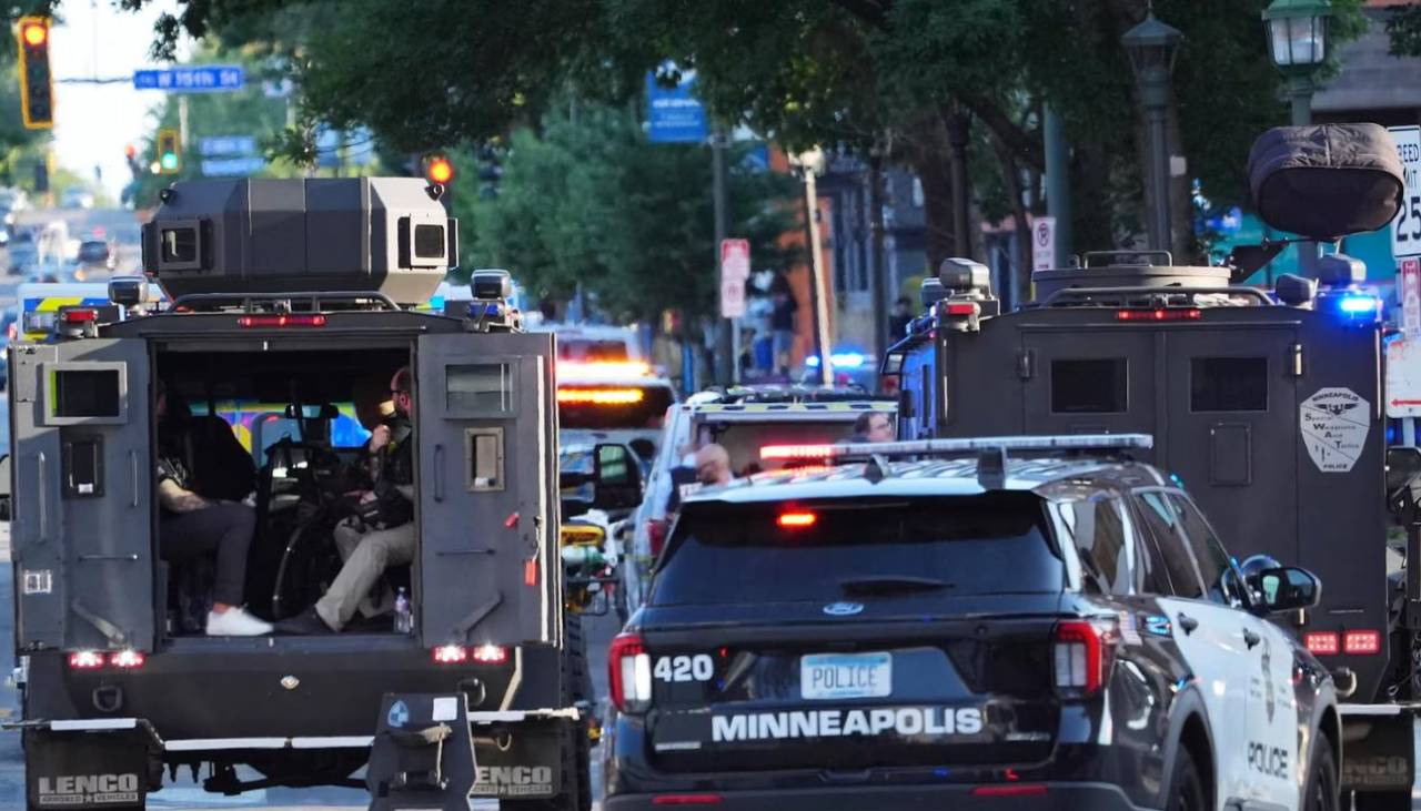 Amenazaba a vecinos y decía que iba a disparar: El violento historial del atacante de Minneapolis