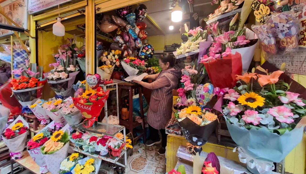 Bloqueos golpean comercio previo al Día de la Madre y vendedores reinventan sus productos