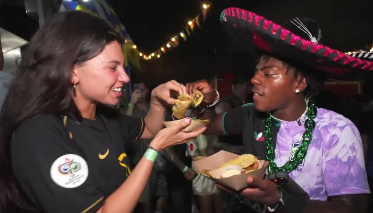 Video: Speed y Céline Dept festejan el triunfo de México comiendo tacos 