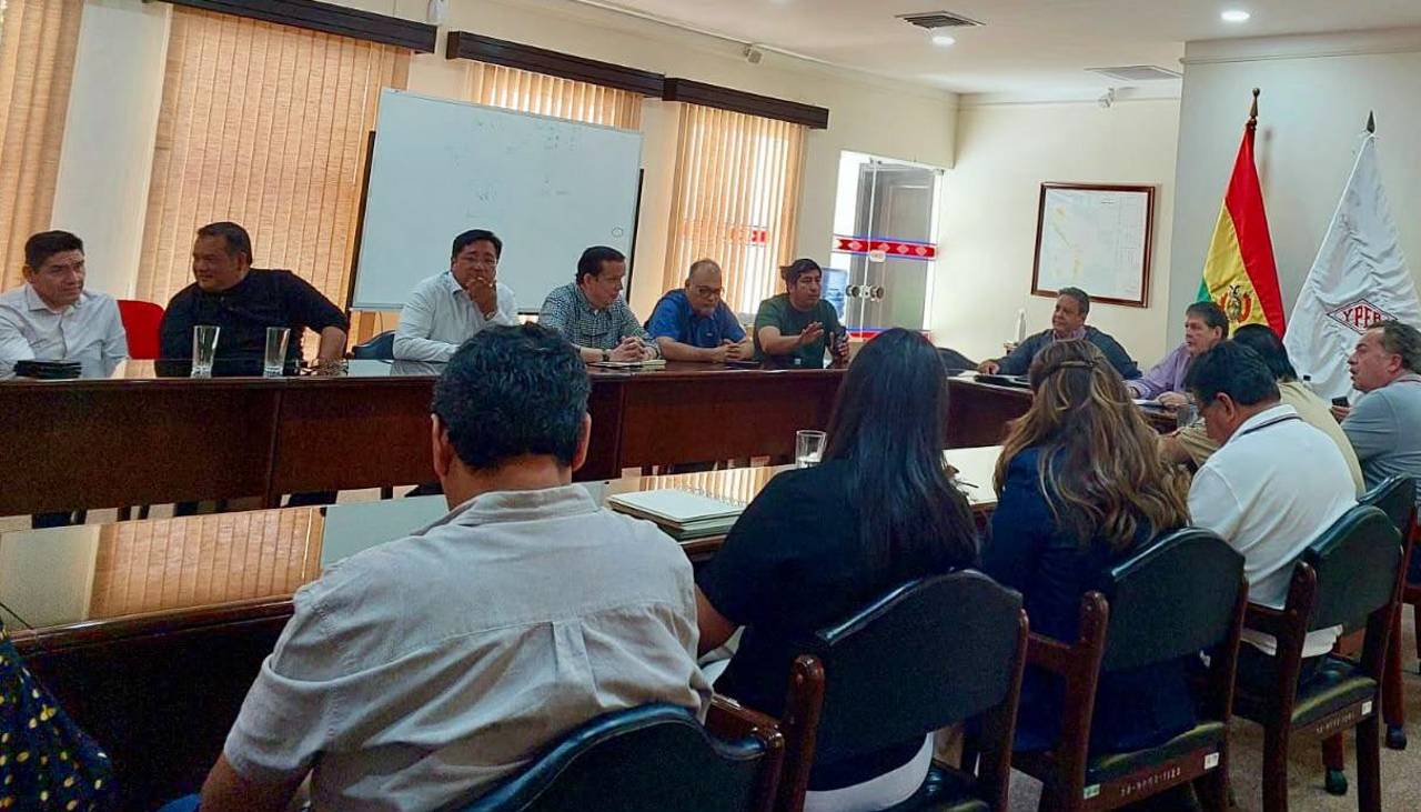 YPFB activa el pago de la deuda a los cisterneros y se anuncia una reunión para este fin de semana