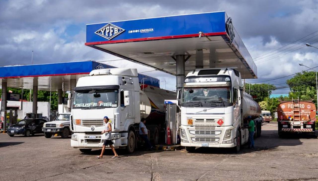 Santa Cruz: Surtidores advierten que desde el miércoles existe retraso en la entrega de diésel
