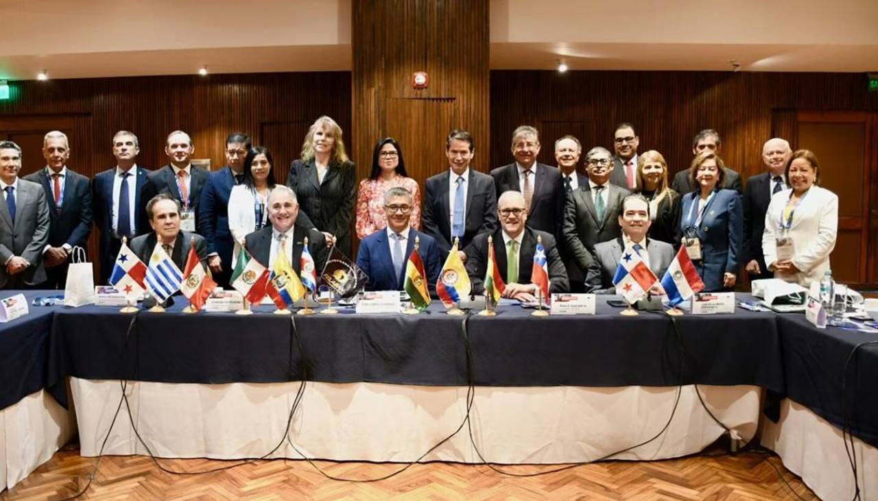 En Santa Cruz, banca regional evalúa su capacidad de respuesta ante choques adversos y tensiones económicas