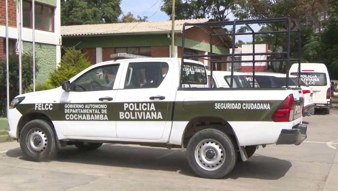 Tres extranjeros apuñalaron al dueño de un restaurante tras una discusión