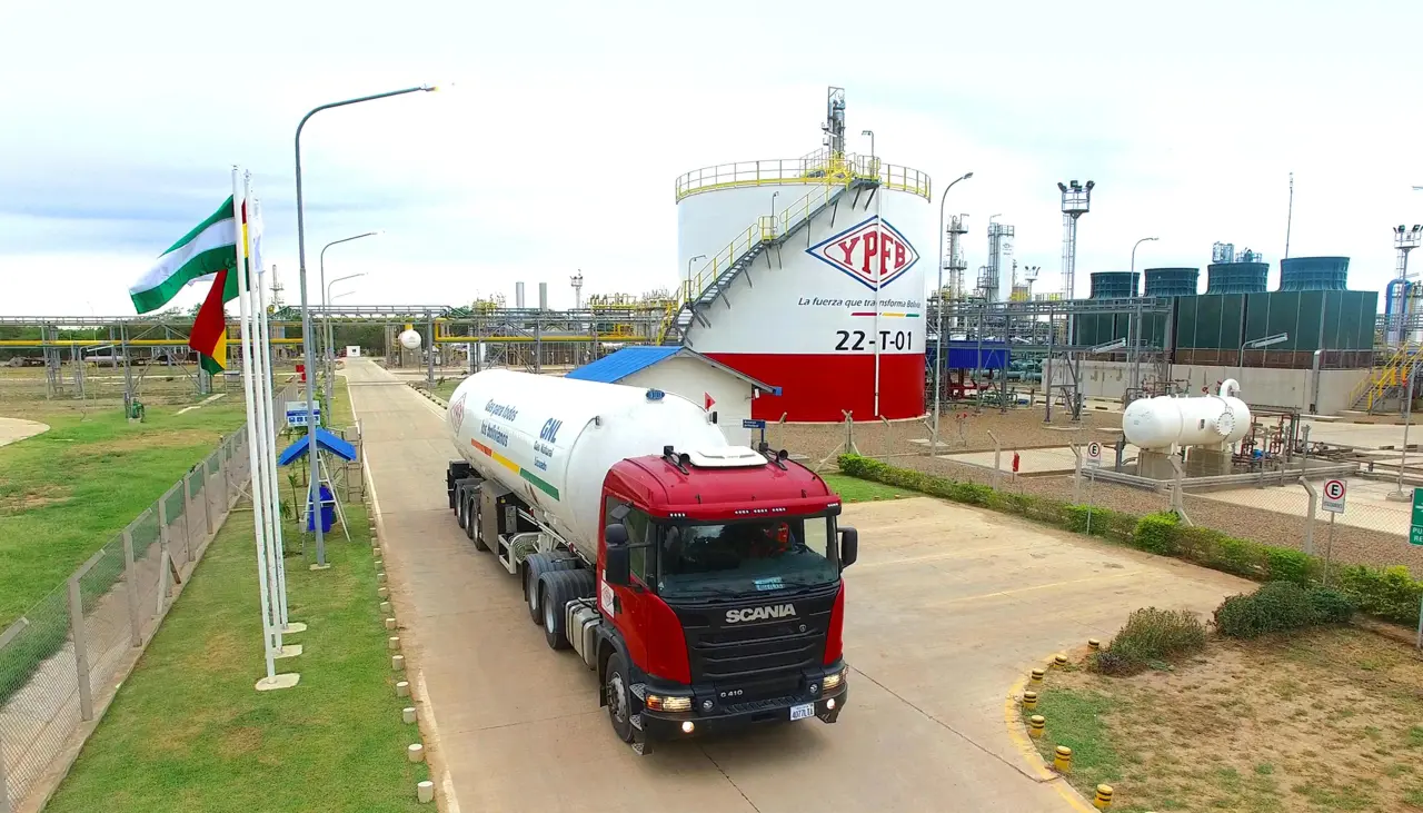 YPFB despide a 360 funcionarios por los casos de Botrading y la gasolina y apunta a YPFB Refinación y YPFB Logística