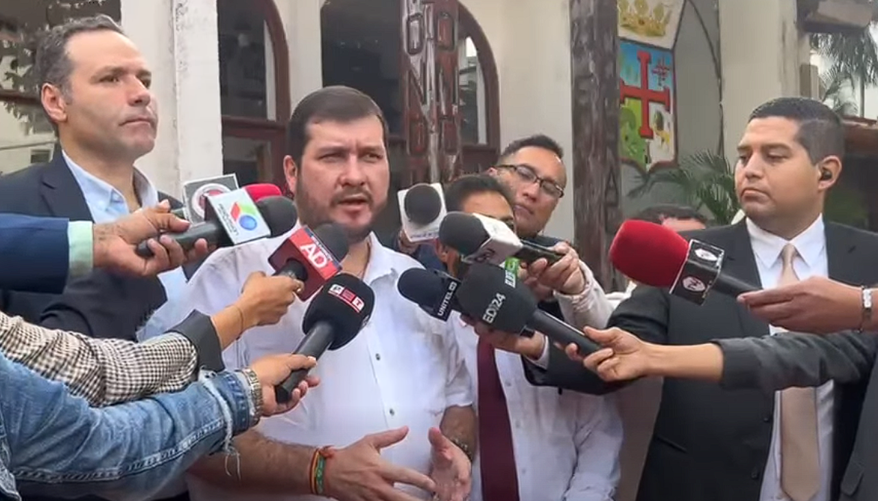 Cívicos exigen que se cumpla la orden de aprehensión contra Evo Morales