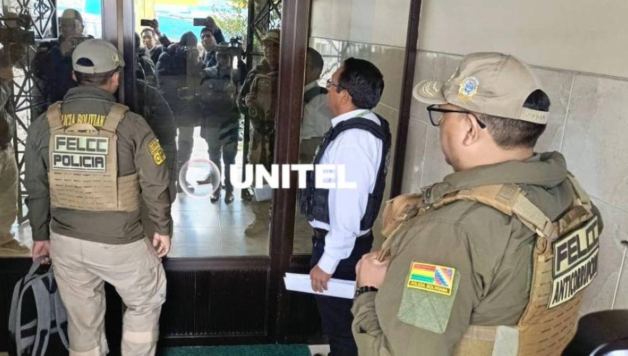 Allanan la vivienda del expresidente Arce por el caso de legitimación de ganancias ilícitas en el que es investigado su hijo