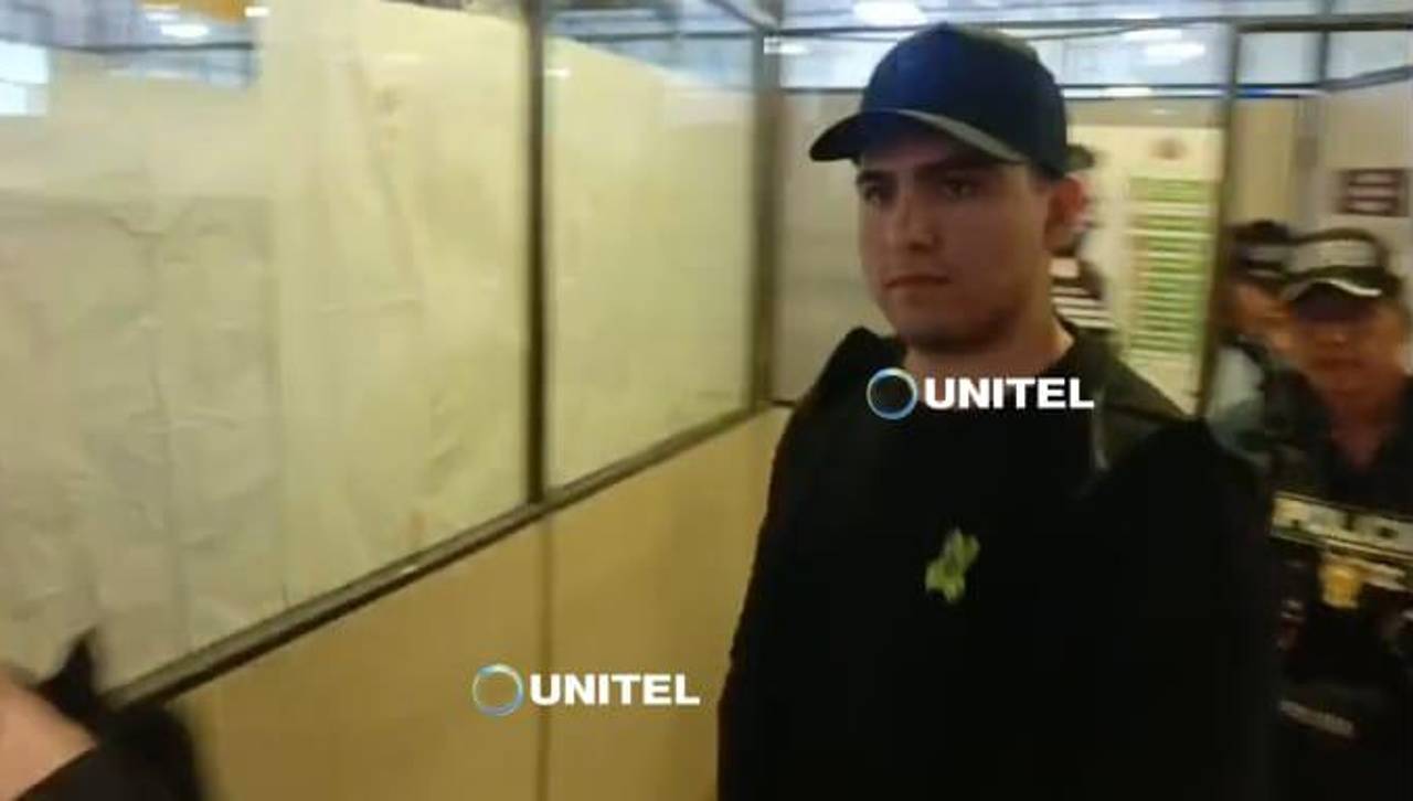 Hijo de Jhonny llega al Palacio de Justicia para ser puesto ante un juez por legitimación de ganancias ilícitas